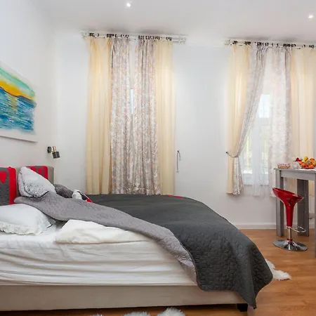 Close To Rijeka & Trsat Castle Apartmán *