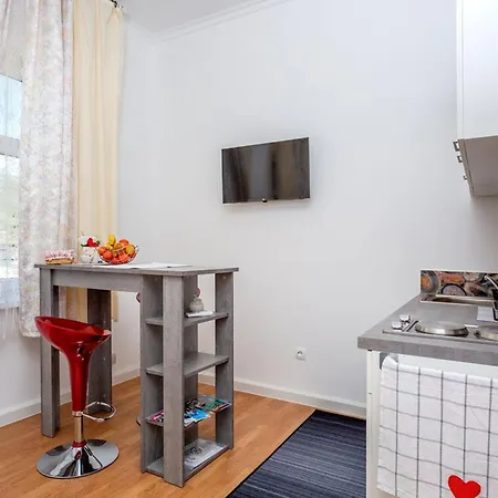 Studio Rooms Bakar Bakar