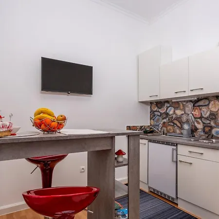 Studio Rooms Bakar * 바카